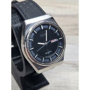 Vintage Seiko SQ 2-Tone Rare Grey/Black Dial. Running